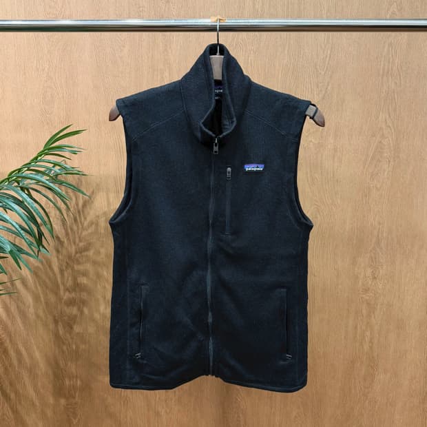 파타고니아 하이넥 플리스 집업 베스트 로고 패치 지퍼 포켓 디테일 블랙