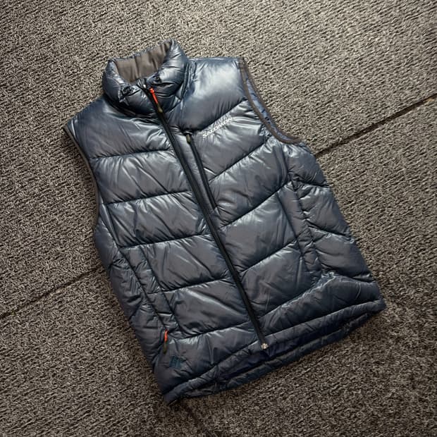 살로몬 마운틴 경량 다운 패딩 베스트 2778