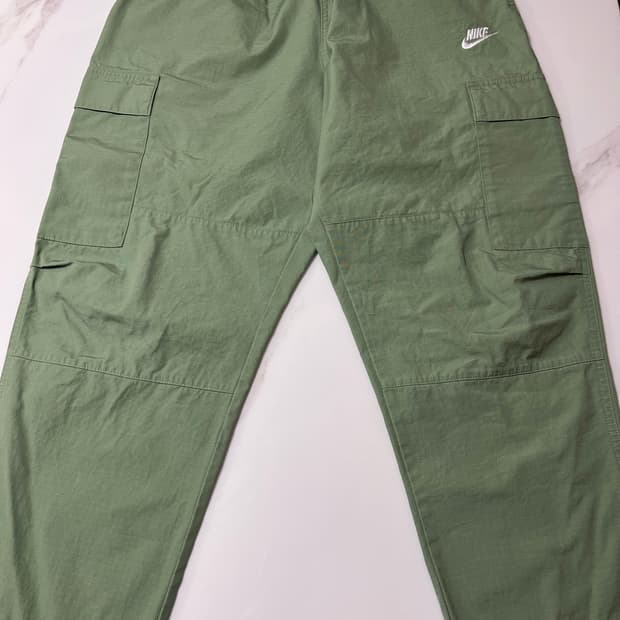 [XL] 나이키 클럽 우븐 카고 팬츠 오일 그린 - 아시아