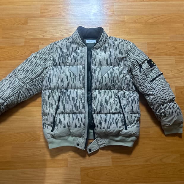 스톤아일랜드 패딩 L