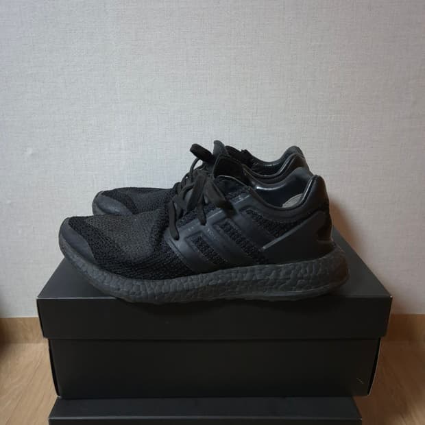 Y-3 퓨어부스트 트리플블랙 245