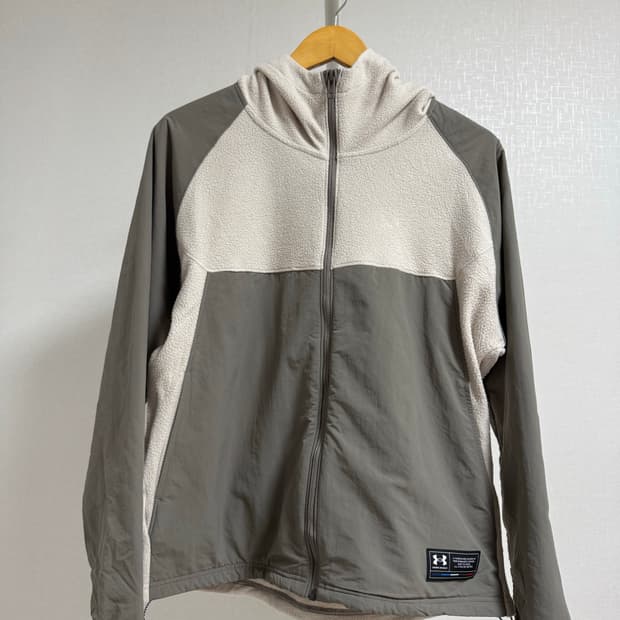 언더아머 후리스 집업 L 사이즈