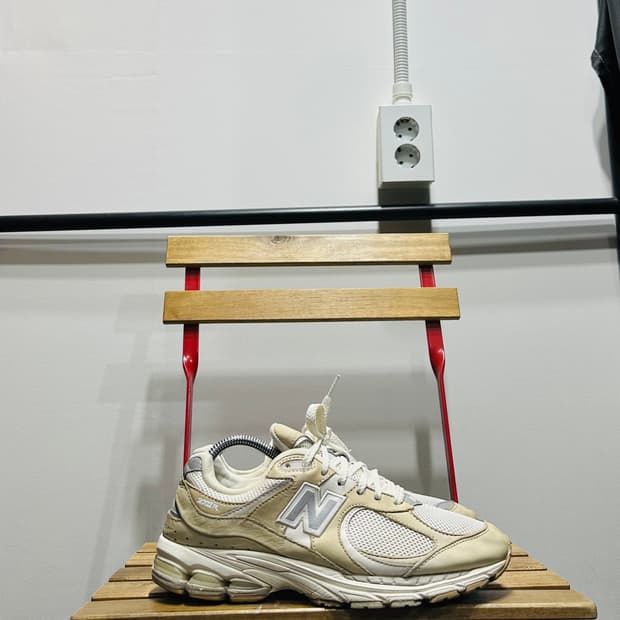 250) 뉴발란스 운동화 남녀공용 신발 2002R 베이지