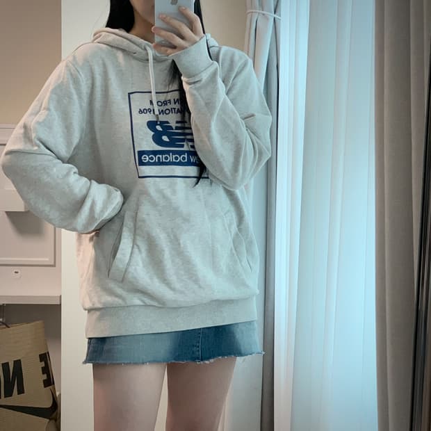 뉴발란스 후드티