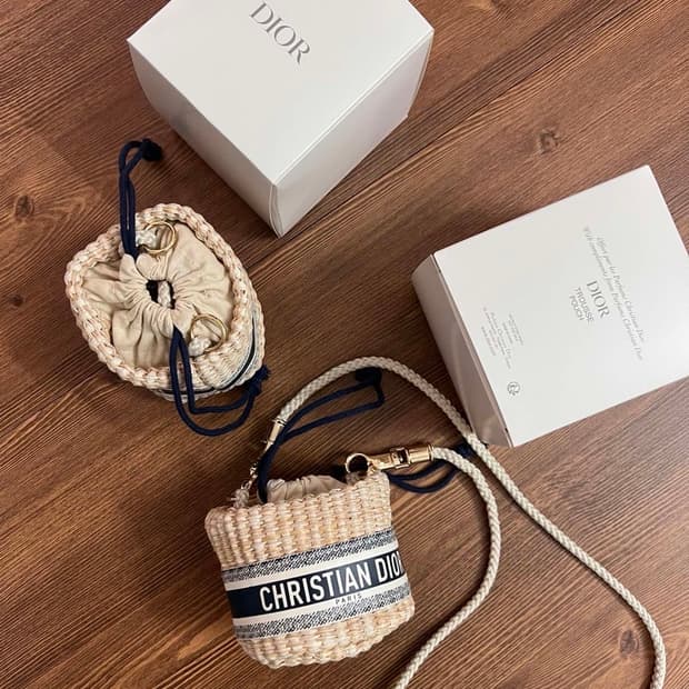 디올뷰티 라탄 드로스트링 미니 크로스백 디올기프트