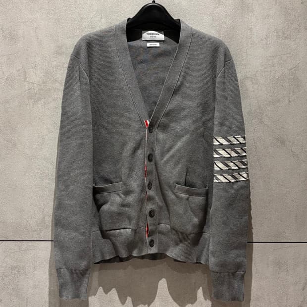 (2)톰브라운 사선완장 밀라노 스티치 시어서커 가디건