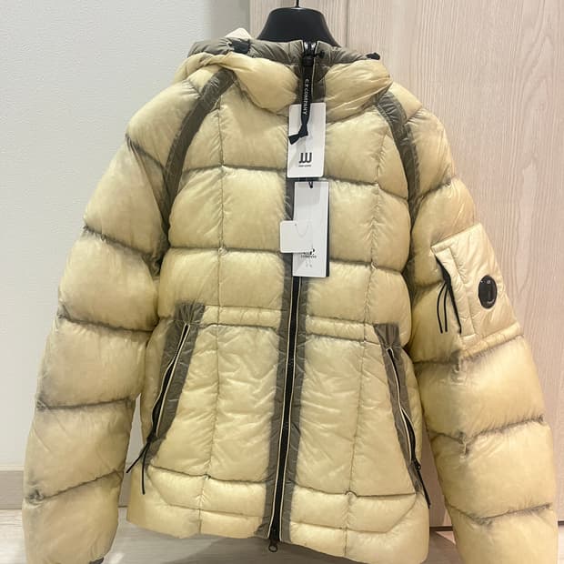 CP컴퍼니 DD쉘 패딩 다운 자켓 / 피스타치오 베이지 화이트