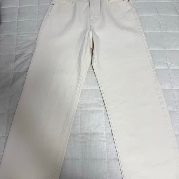 실착 0회 크림 세미와이드 데님 판매합니다