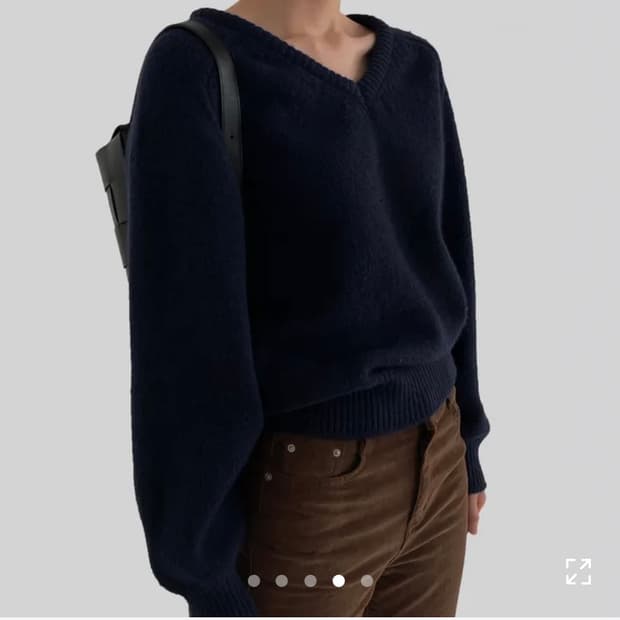 어텀 브이넥 니트 네이비