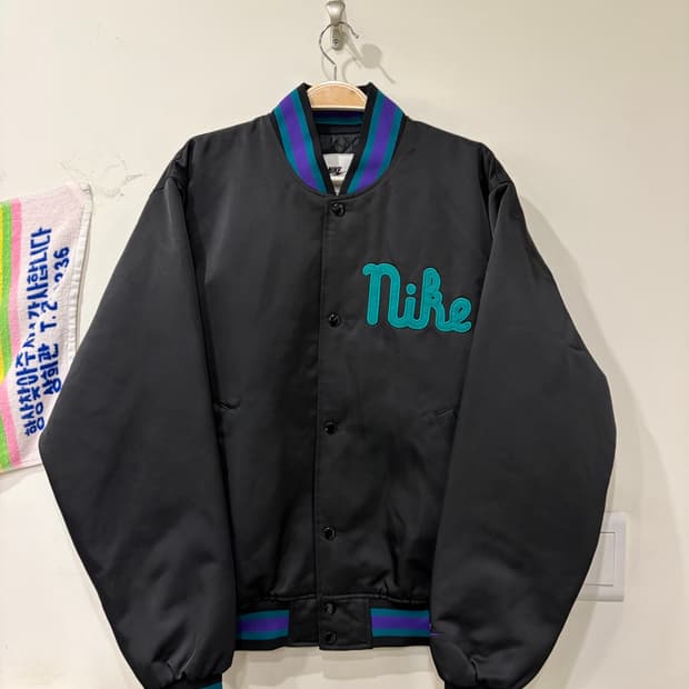 316. 나이키 덕아웃 루즈 사틴 자켓 바시티자켓