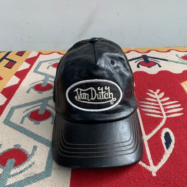 VONDUTCH 본더치 페이크 레더 유광 메쉬 트러커캡 모자