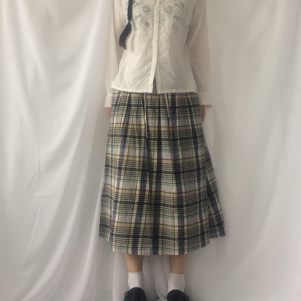 Embroidery pattern point shirt