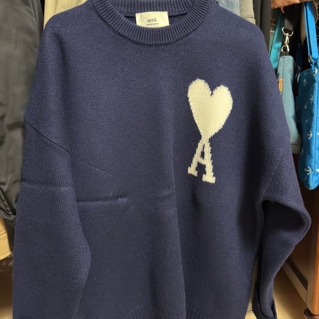 [정품] 아미 파리스 빅하트로고 니트 네이비