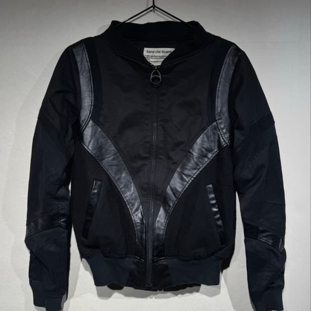 banal chic bizarre 00s jacket  