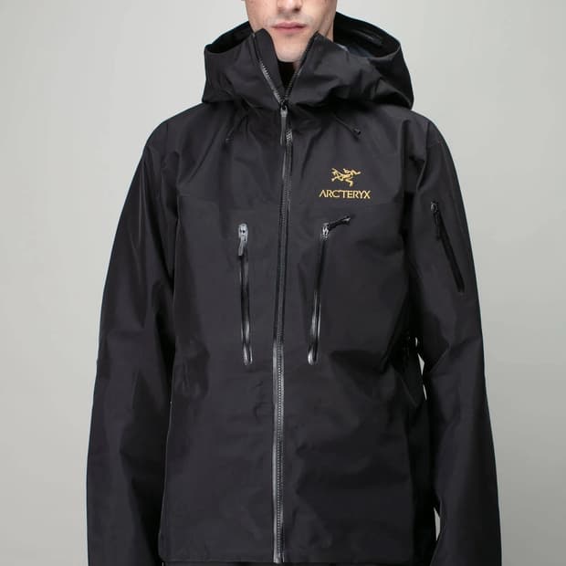 아크테릭스 알파 SV 자켓 24K 블랙
