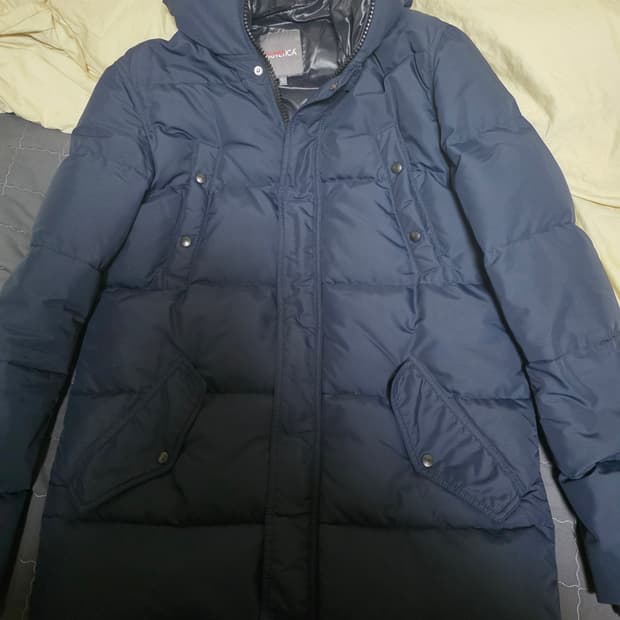 듀베티카 롱패딩 판매합니다.