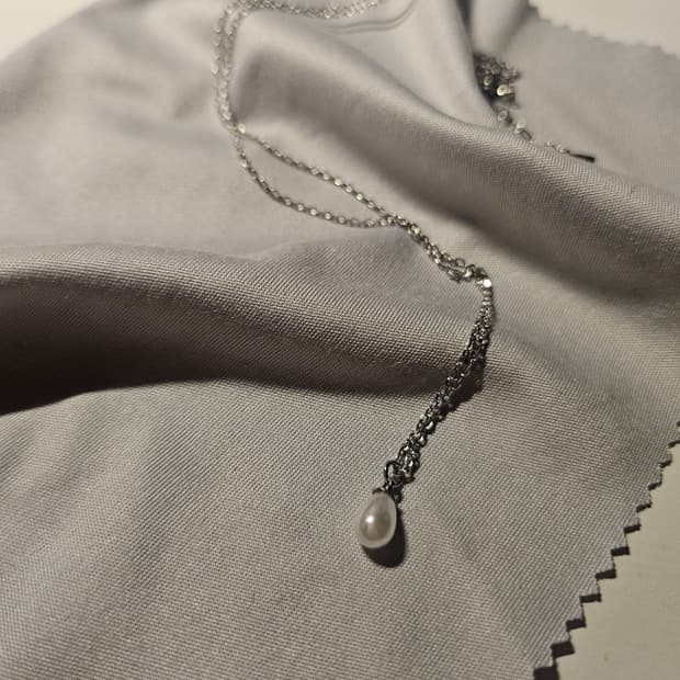 Pearl teardrop necklace 