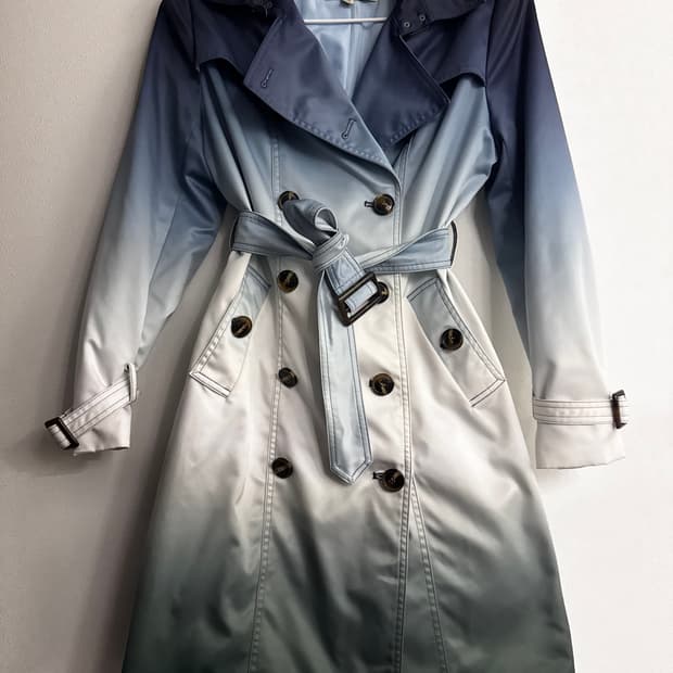 버버리 컬렉션라인 그라데이션 트렌치코트