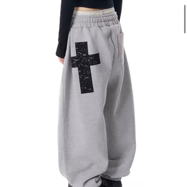 아캄 Laced CROS2 Patch Sweatpants (Gray)1