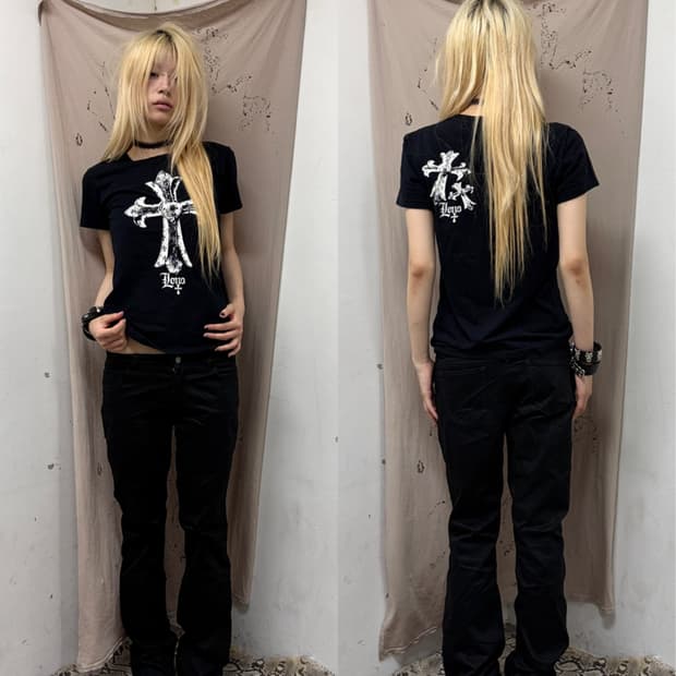 00‘s Cross Print Slim Fit Tee