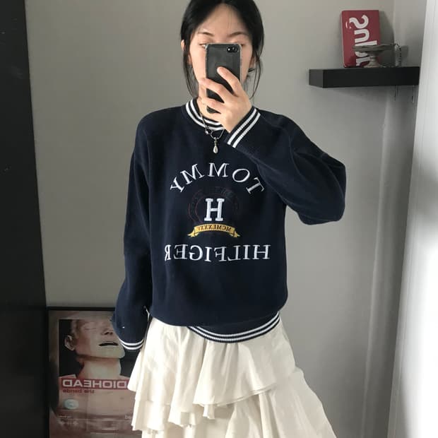 타미힐피거 올드스쿨 중앙 자수로고 네이비 니트