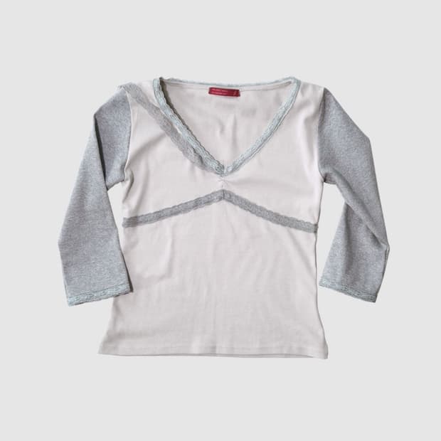 인앤양인하모니 레이스 탑 그레이 티셔츠