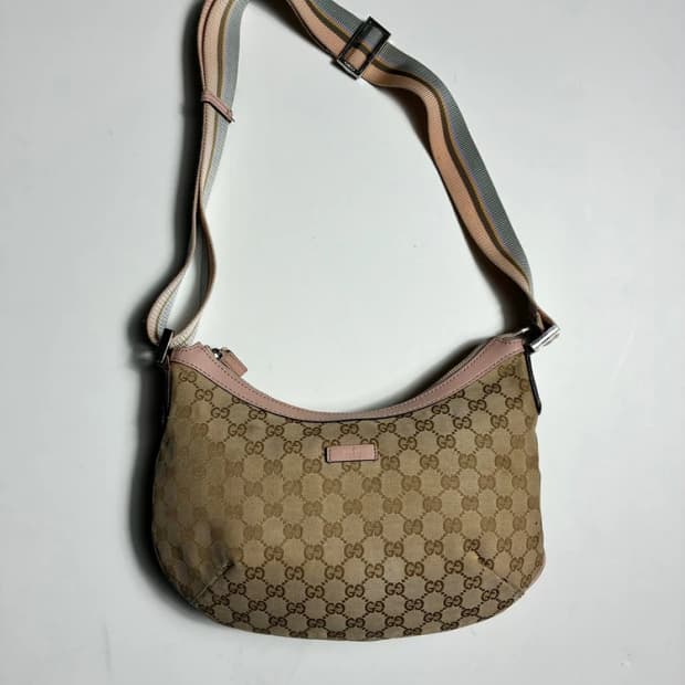 구찌 GUCCI 핑크 트리밍 캔버스 호보백 PR2302