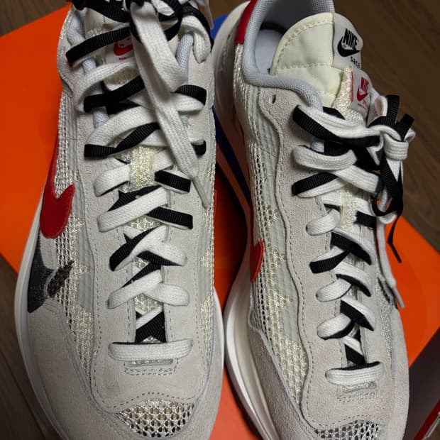 나이키 x 사카이 베이퍼와플 로얄 푸시아