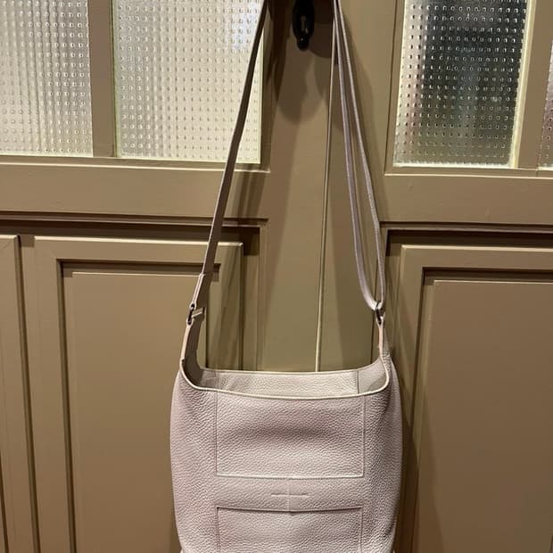 에르메스 화이트 레더 숄더크로스백