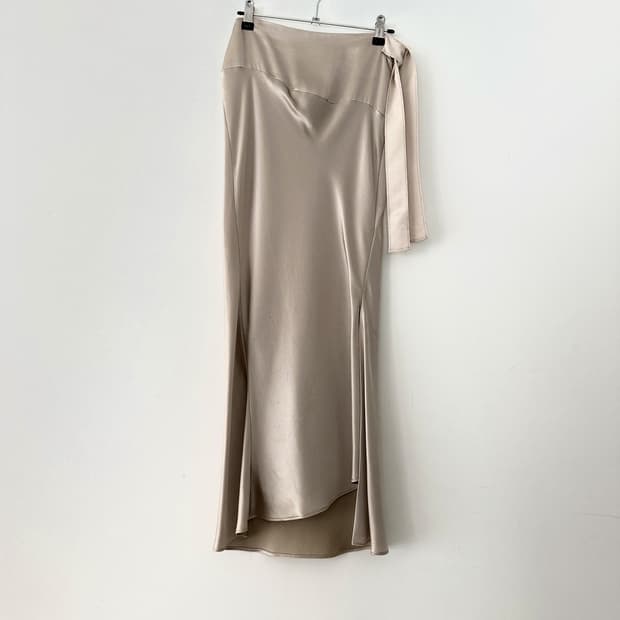 Glossy strap feminine skirt