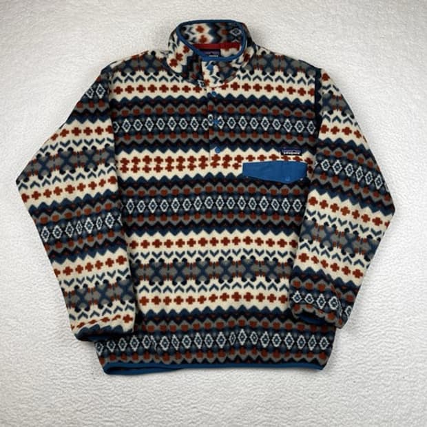 파타고니아 신칠라 스냅T 아일 패턴