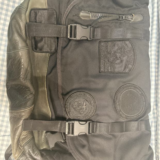 VISVIM 올드비즈빔 아웃도어 패치 올블랙 레더 발리스틱 크로스백