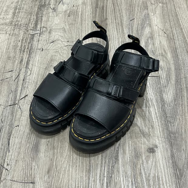 Dr Martens 닥터마틴 리키3 스트랩 샌들