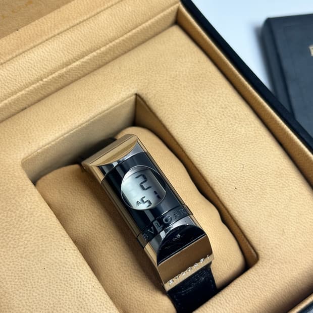 불가리 이프노 입노 디지털 워치