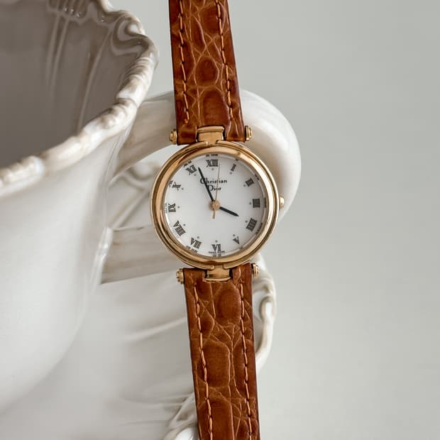 디올 D 버클 시계