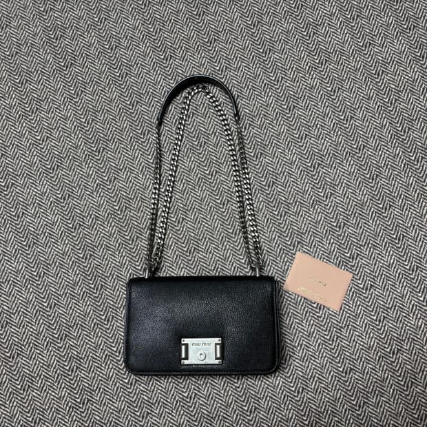 미우미우 체인백