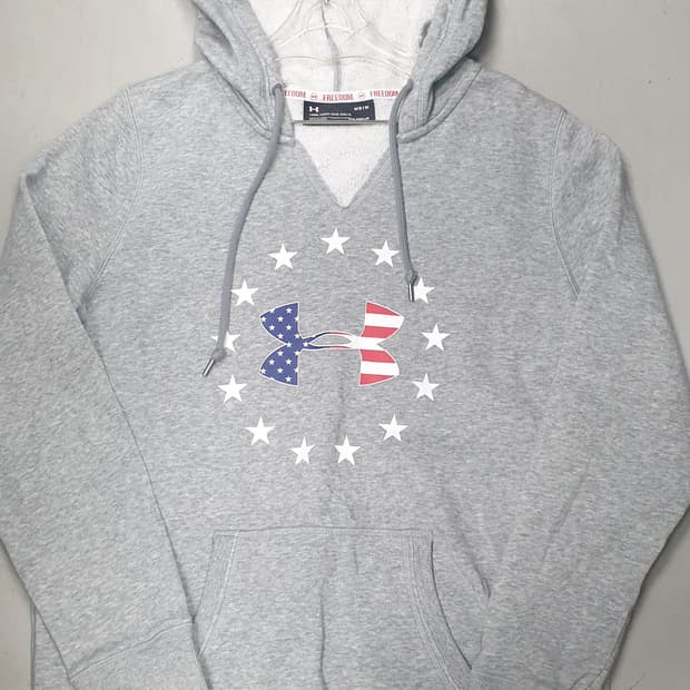 언더아머 후드티 