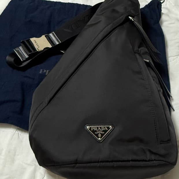 프라다 리나일론 앤 레더 숄더 스트랩 백팩 (슬링백)