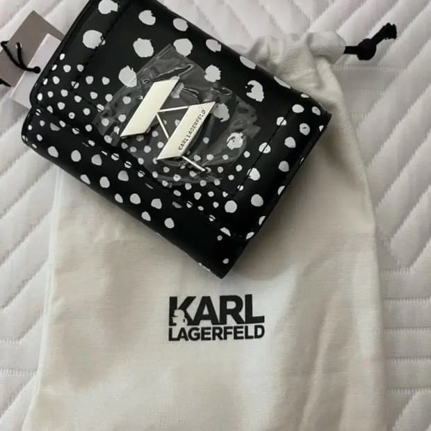 칼라거펠트 지갑 새상품