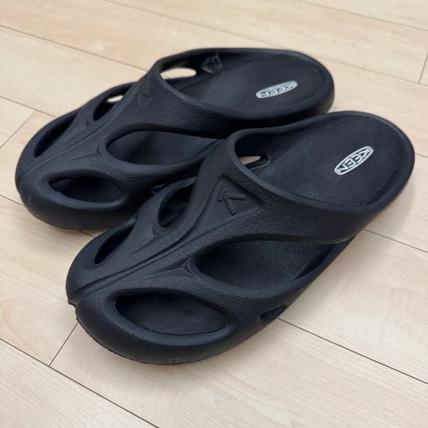 KEEN 킨 샨티 슬라이드 블랙 270