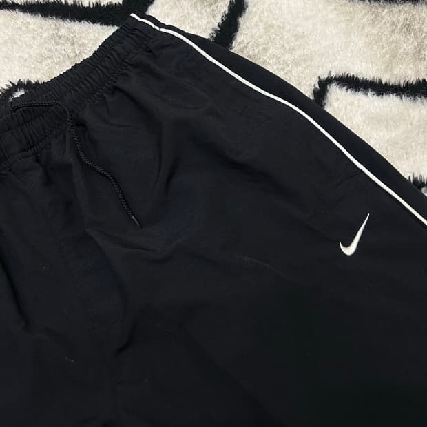 [L]나이키 올드스쿨 스우시 우븐 팬츠/블랙