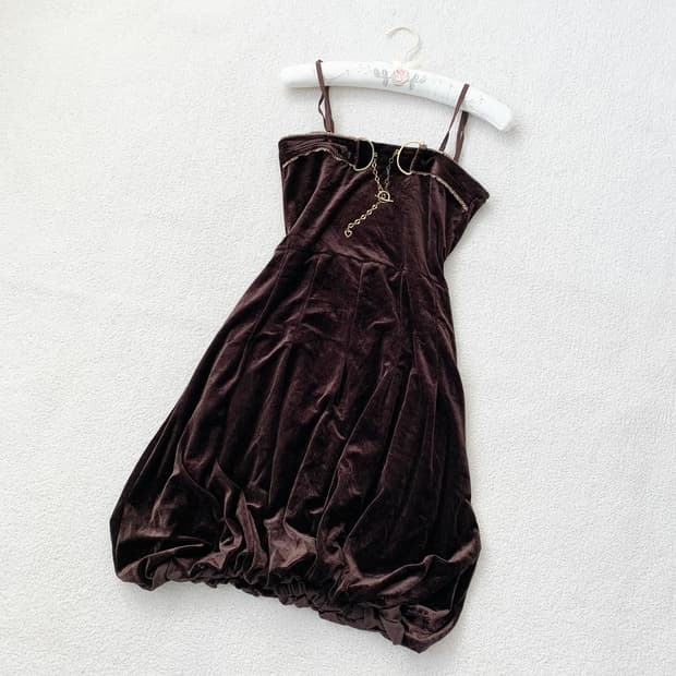 라떼갸루 초코갸루 벨벳 골드 드레스