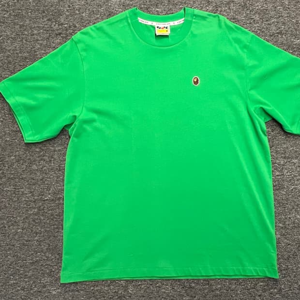 [100] 베이프 반팔티 새제품 M