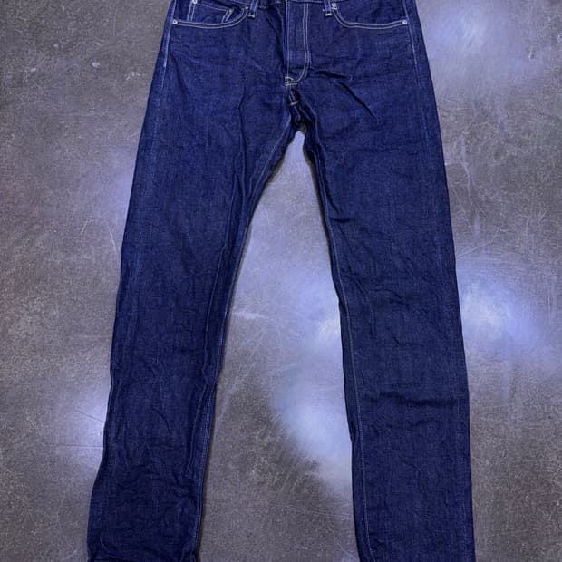 유니클로 슬림 스트레이트핏 셀비지 데님팬츠 딥인디고 32