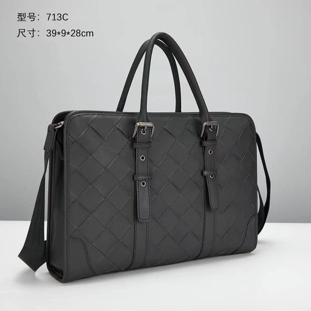 보테가 베네타(Bottega Veneta)의 인트레치아토(Intrecci