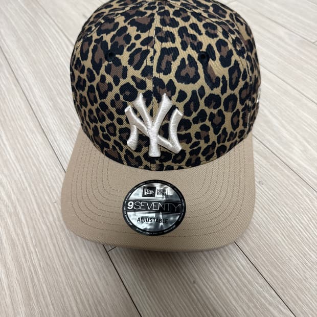 뉴에라 호피 무늬 프린트 캡