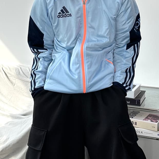 아디다스 스카이 블루 배색 트랙탑 L (새제품)