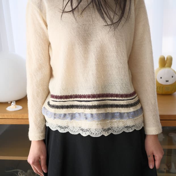 Lace wool top