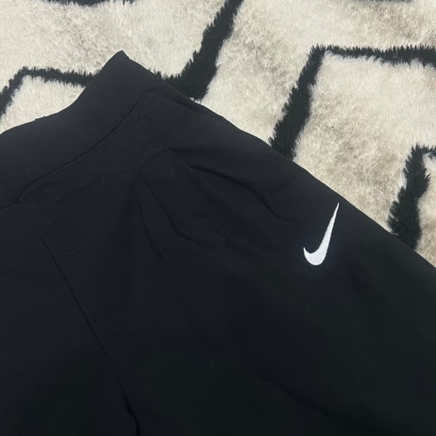 [S]나이키 스우시 하이웨스트 우븐 조거 팬츠/블랙