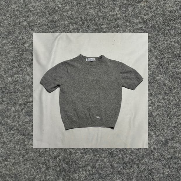 버버리 그레이 반팔 니트